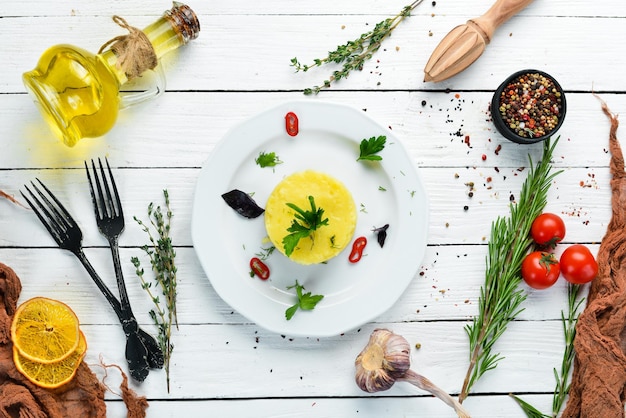 Świełe danie na talerzu